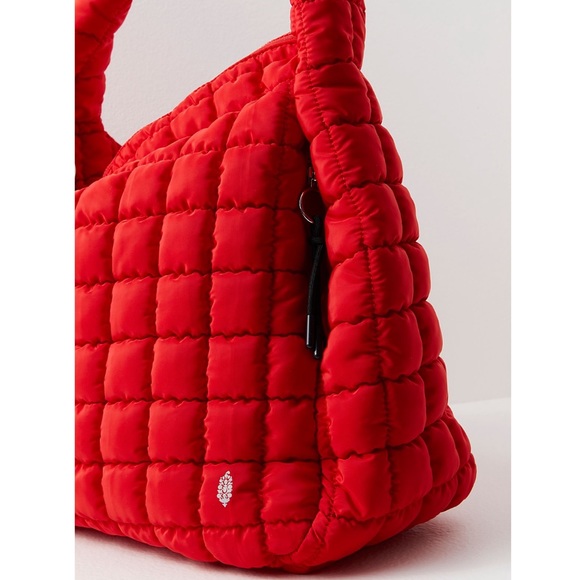 ✨Free People✨ Quilted Carryall Bag - Picture 3 of 3